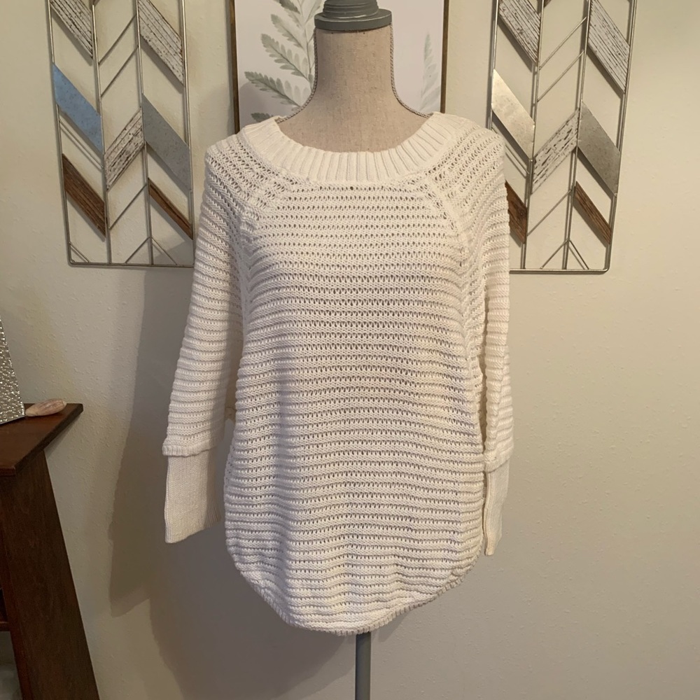 🌷LOFT White Sweater
